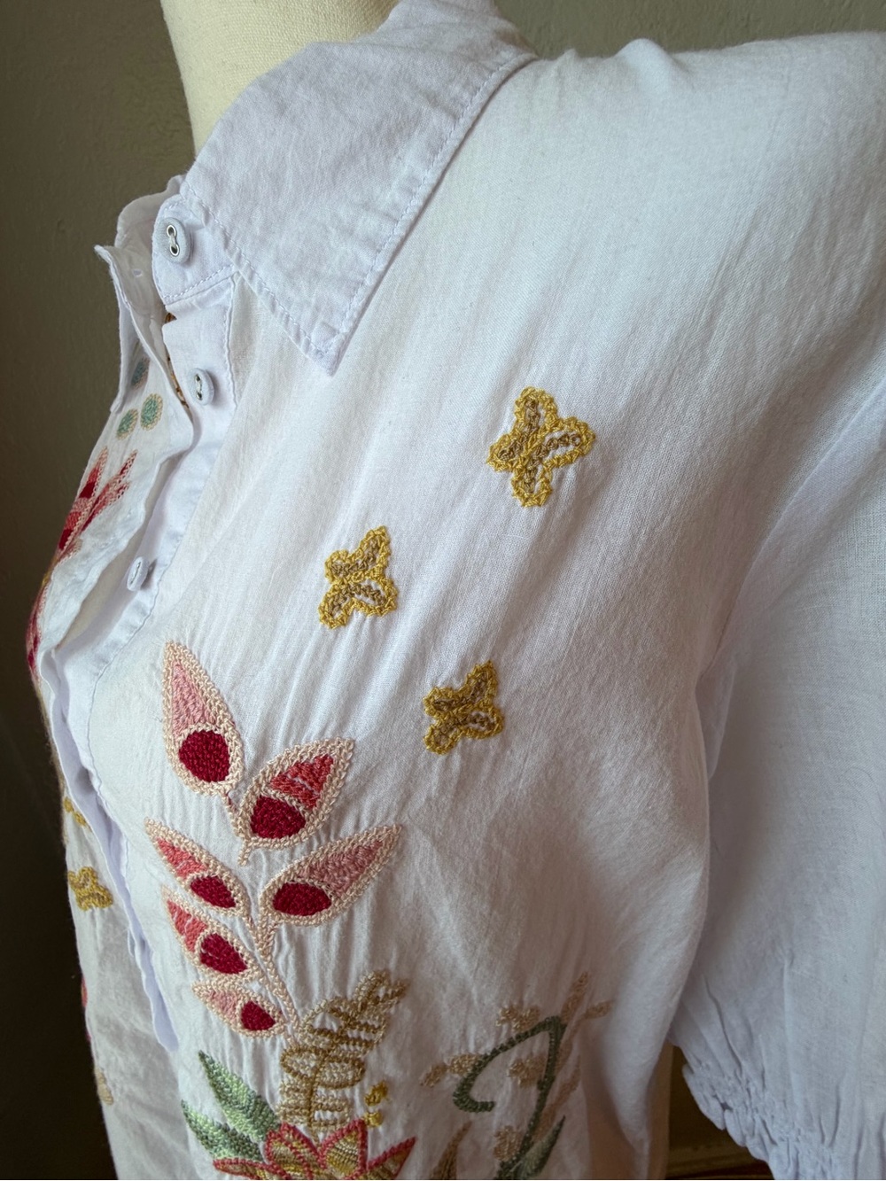 Johnny Was White Button-Up Blouse with Multicolor Floral Embroidery Size Small - Picture 13 of 15